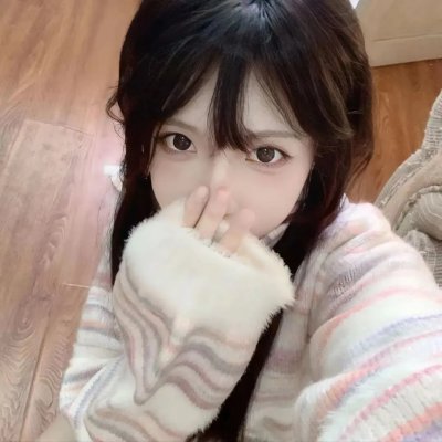 蓝色嘴巴的脸